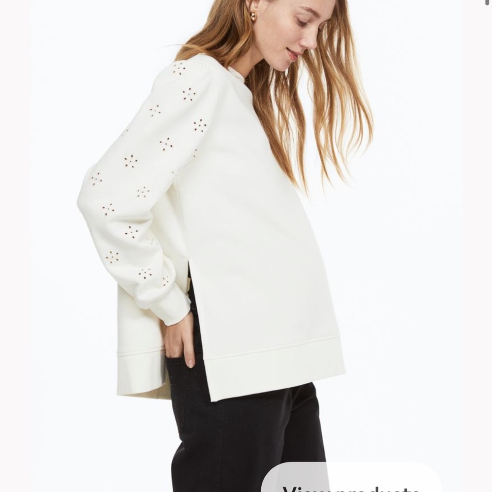H&M MAMA Maternity Sweatshirt with Eyelet Embroidery Cream Large